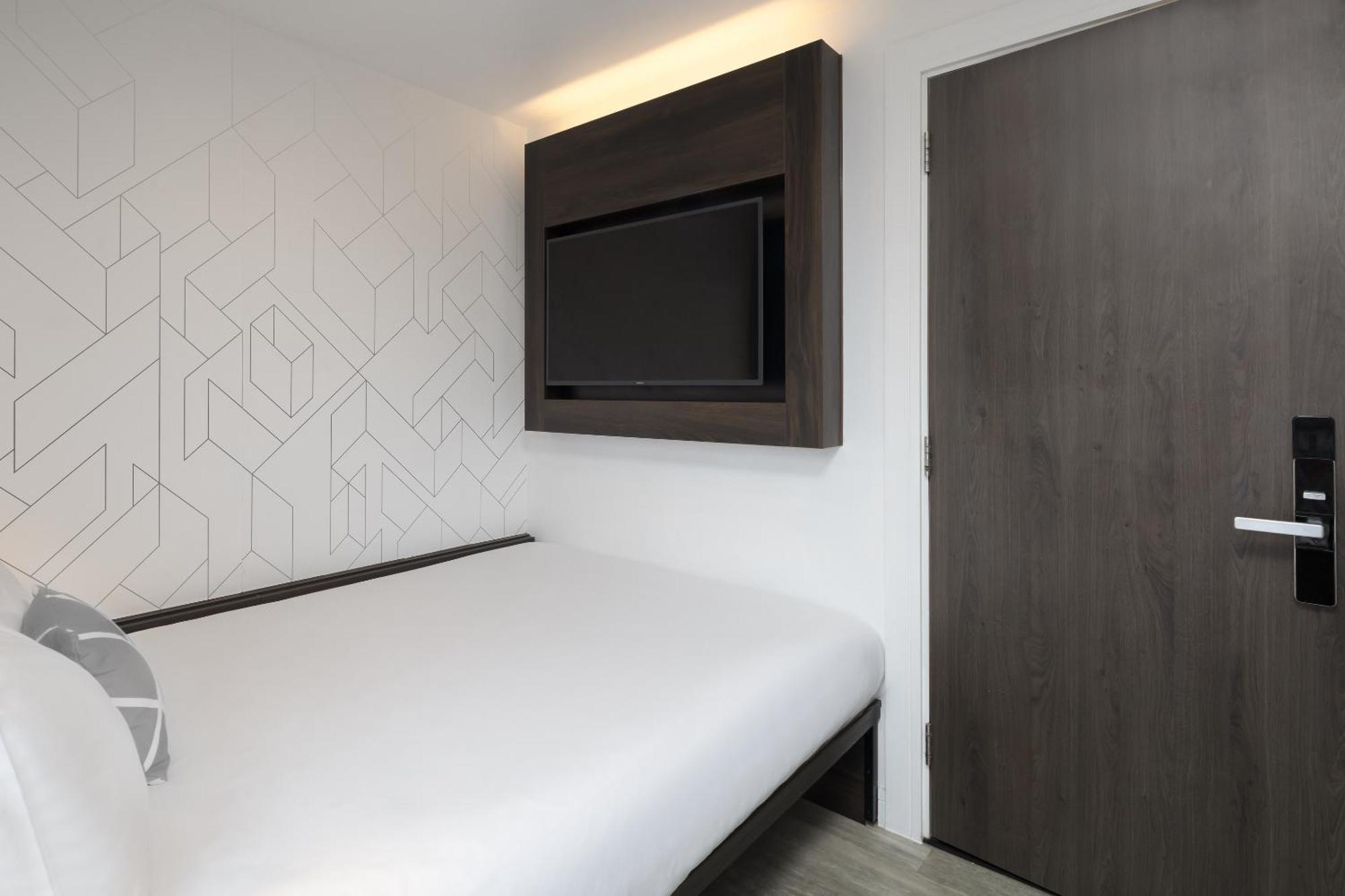 Chambre Double Efficace - Vue sur Ville